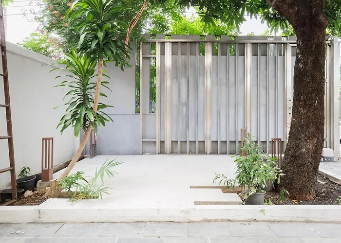 Villa Luxurious 6br With Pool & Games At Sukhumvit Bangkok
