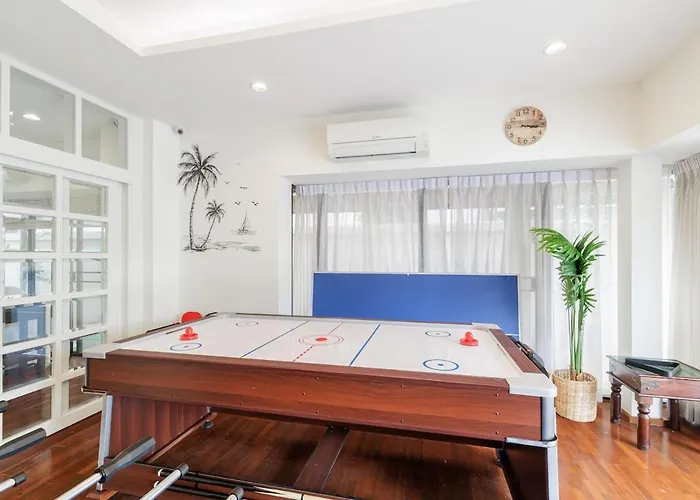 Villa Luxurious 6br With Pool & Games At Sukhumvit *
