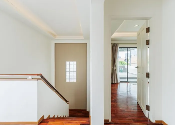 Luxurious 6br With Pool & Games At Sukhumvit Villa