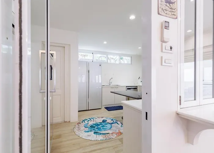 Villa Luxurious 6br With Pool & Games At Sukhumvit Bangkok