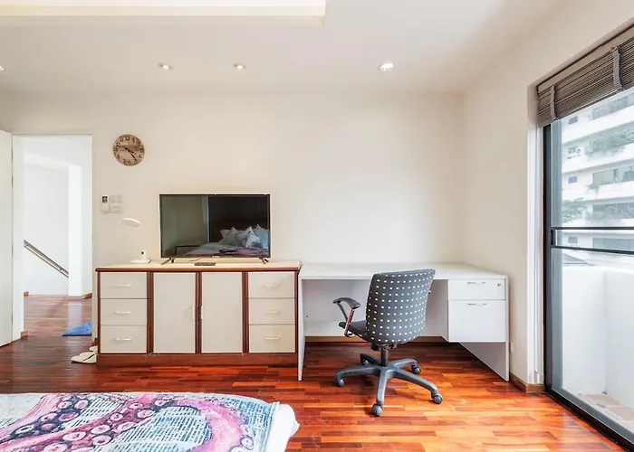 Villa Luxurious 6br With Pool & Games At Sukhumvit *