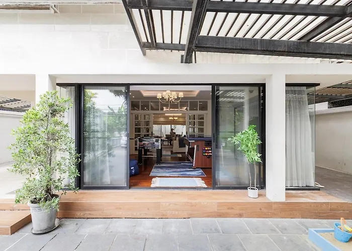 Villa Luxurious 6br With Pool & Games At Sukhumvit Bangkok