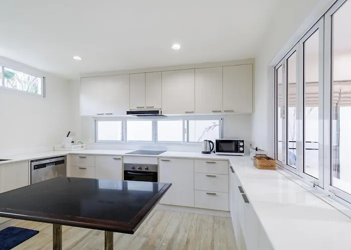 Villa Luxurious 6br With Pool & Games At Sukhumvit Bangkok