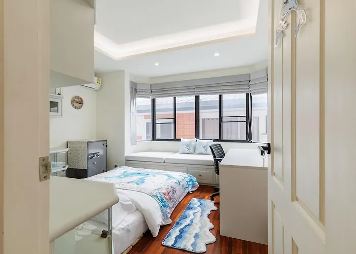 Villa Luxurious 6br With Pool & Games At Sukhumvit *