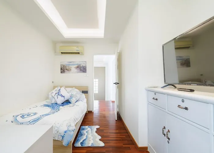 Villa Luxurious 6br With Pool & Games At Sukhumvit