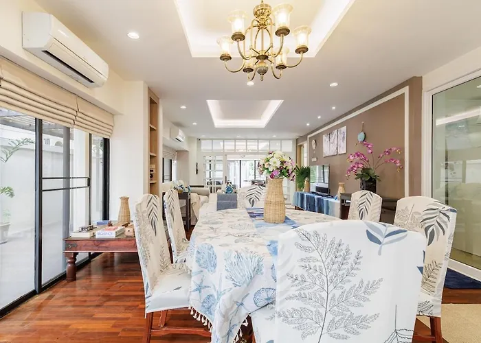 Villa Luxurious 6br With Pool & Games At Sukhumvit