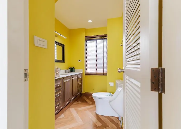 Villa Luxurious 6br With Pool & Games At Sukhumvit Bangkok