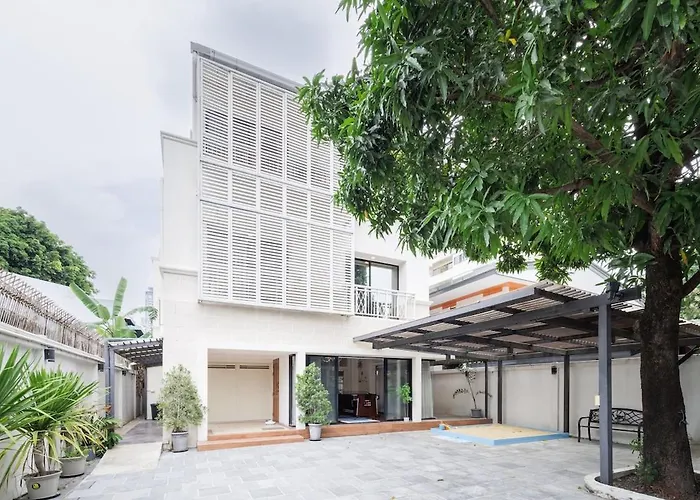 Villa Luxurious 6br With Pool & Games At Sukhumvit Bangkok